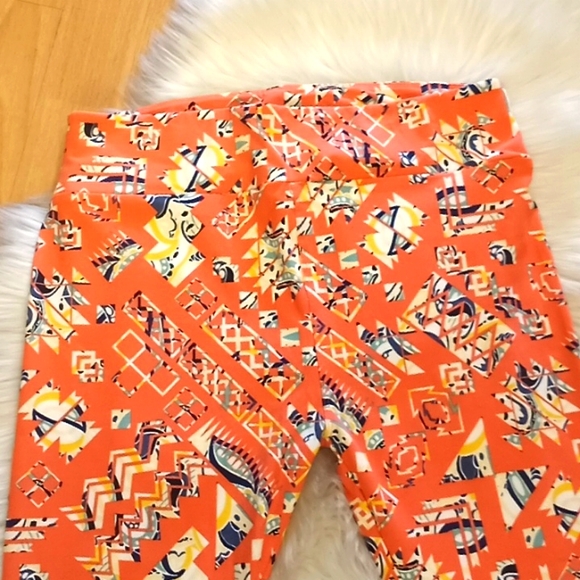 LulaRoe  Printed Leggings- T&C-#1560+ - Picture 2 of 10